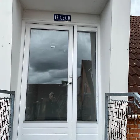 K12a 2 People, 2 Bedrooms, Fully Furnished Lejlighed Klarup